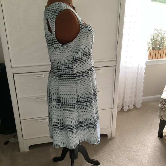 Guess dress mint green with black white dots built-in bra size 12 - Picture 6 of 9